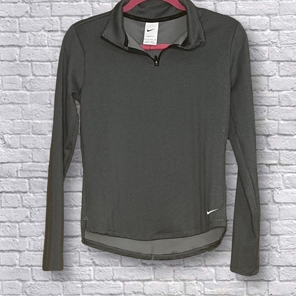 Nike Long-Sleeve Half-Zip Top — Size XS - Picture 2 of 6
